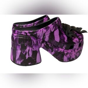 🌸NEW  CROCS SIREN Women’s Size 8 With Tags.